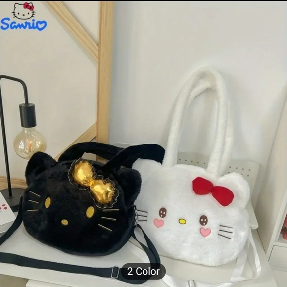 Sanrio Hello Kitty crossbody bag. Color: black and gold - Picture 5 of 8